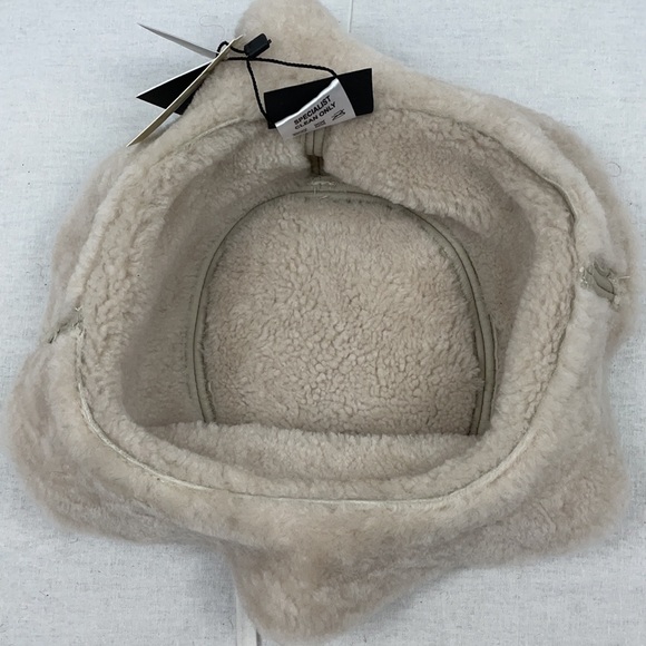 Elegant Cream Shearling Bucket Hat - Picture 7 of 7
